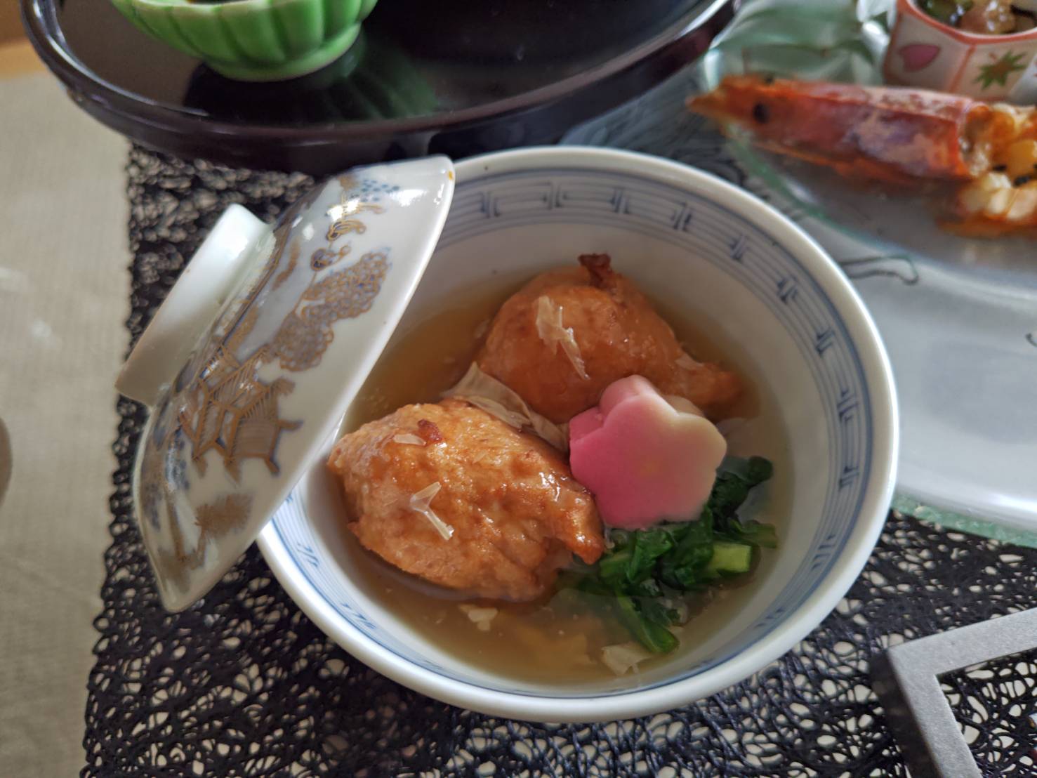 生徒さんが中華料理を学ぶレッスン風景とテーブルコーディネート